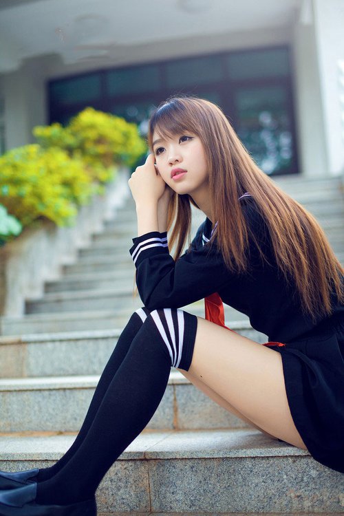 JiuyouAPP下载-电竞市场规模突破百亿，行业潜力无限，电竞市场收入360亿