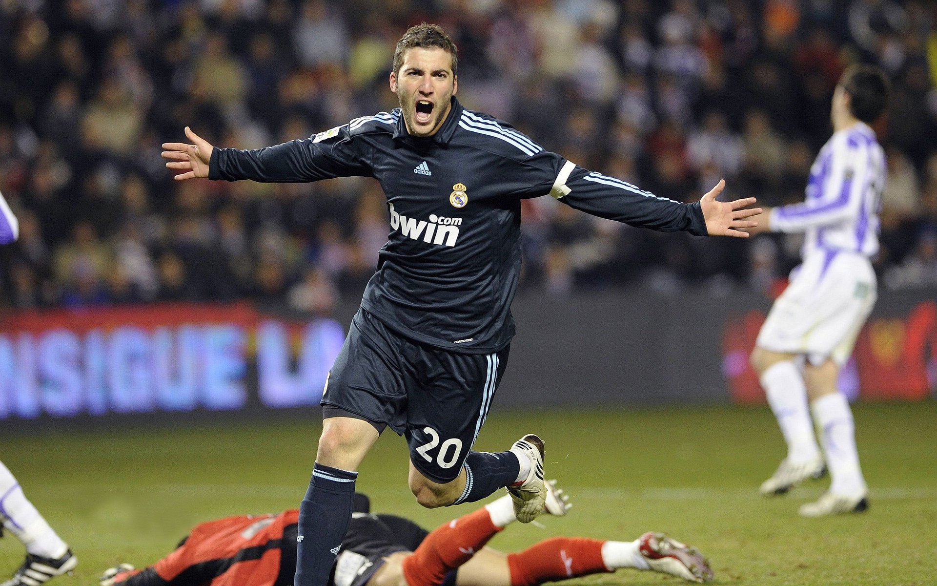 皇马-险胜马赛,欧冠晋级形势坚挺,皇马欧冠赛程2020赛程表